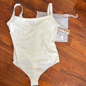 Skims New Medium Bodysuit
